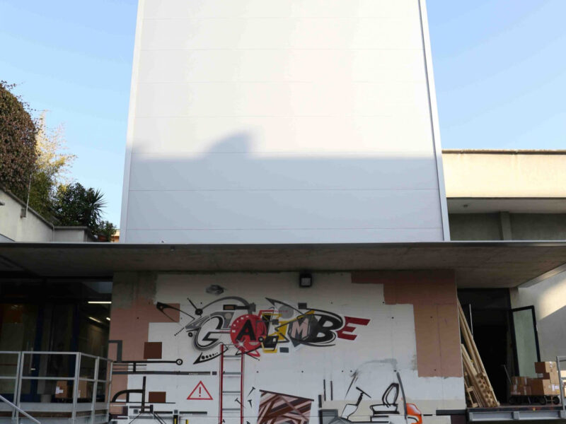 Magazzino automatico esterno presso Galimberti ferramenta